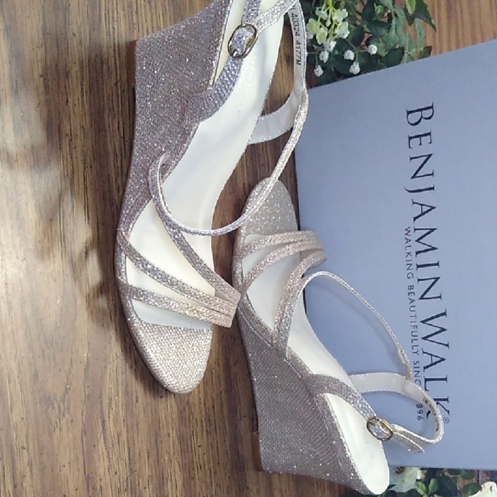Benjamin Walk Gold Heels Elegant Strappy Design - Picture 7 of 11
